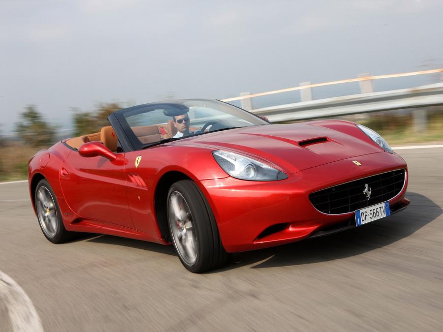  Ferrari California HELE 2010 года  (фото 12 из 24)